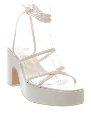 Sandalen Zara, Größe 40, Farbe Ecru, Preis 26,00 €