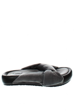 Papuci Oysho, Mărime 37, Culoare Gri, Preț 165,98 Lei
