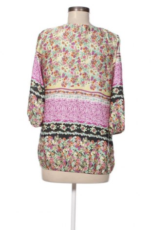 Дамска блуза, Размер S, Цвят Многоцветен, Цена 16,07 лв.