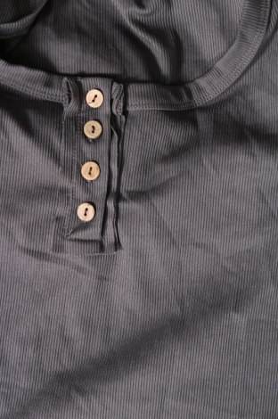 Bluză de femei, Mărime M, Culoare Gri, Preț 12,50 Lei