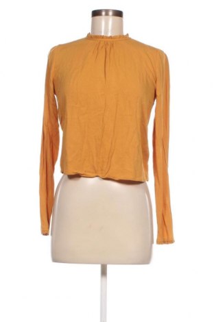 Дамска блуза Bershka, Размер XS, Цвят Жълт, Цена 4,56 лв.