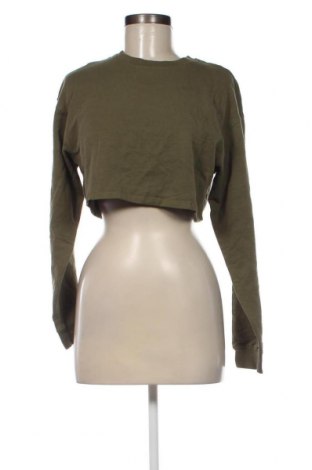 Дамска блуза Bershka, Размер M, Цвят Зелен, Цена 4,18 лв.