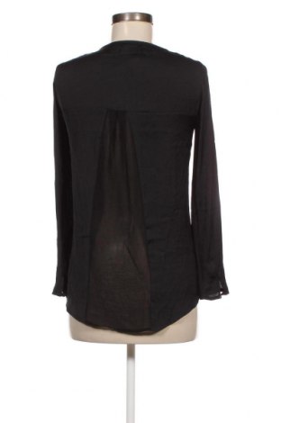 Дамска блуза Bershka, Размер XS, Цвят Черен, Цена 4,37 лв.