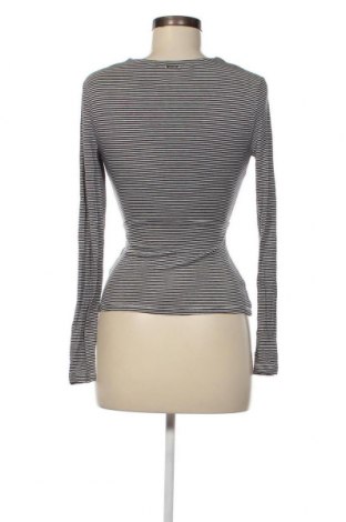 Γυναικεία μπλούζα Guess, Μέγεθος S, Χρώμα Πολύχρωμο, Τιμή 17,39 €