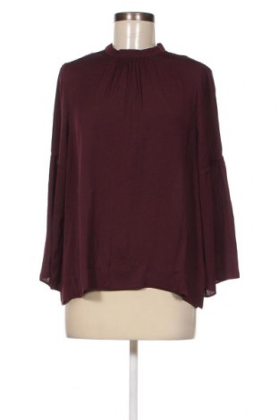 Дамска блуза In Wear, Размер M, Цвят Червен, Цена 28,22 лв.