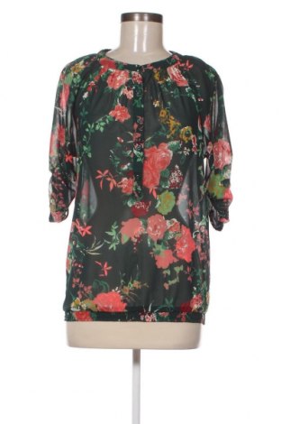Γυναικεία μπλούζα ONLY, Μέγεθος S, Χρώμα Πολύχρωμο, Τιμή 2,45 €