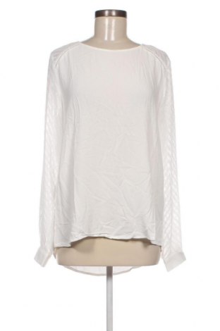 Дамска блуза Object, Размер M, Цвят Екрю, Цена 72,00 лв.