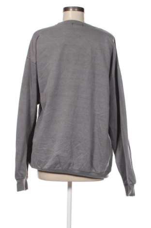 Damen Shirt Pretty Little Thing, Größe L, Farbe Grau, Preis € 3,68