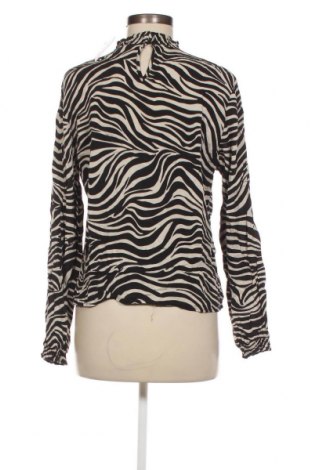 Дамска блуза VILA, Размер M, Цвят Многоцветен, Цена 4,50 лв.