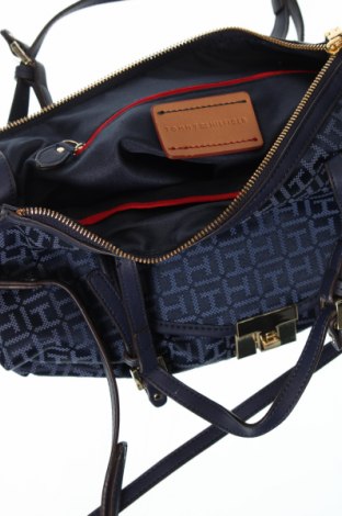 Дамска чанта Tommy Hilfiger, Цвят Син, Цена 126,72 лв.