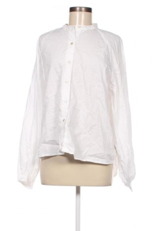Дамска риза Levi's, Размер M, Цвят Бял, Цена 74,46 лв.