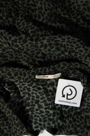 Дамска риза Pull&Bear, Размер L, Цвят Зелен, Цена 6,25 лв.