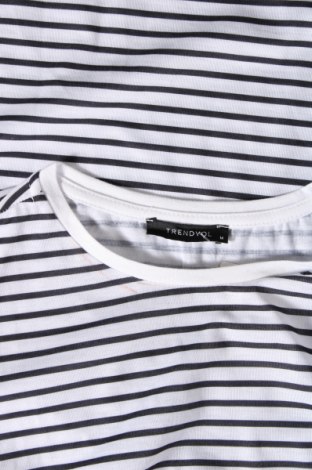 Γυναικείο t-shirt Trendyol, Μέγεθος M, Χρώμα Πολύχρωμο, Τιμή 17,01 €