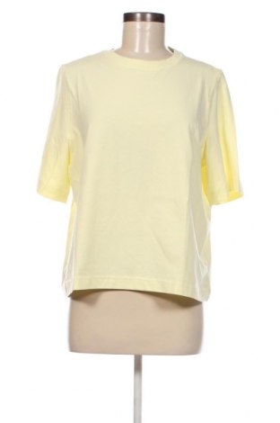 Дамска тениска Weekday, Размер M, Цвят Жълт, Цена 20,80 лв.