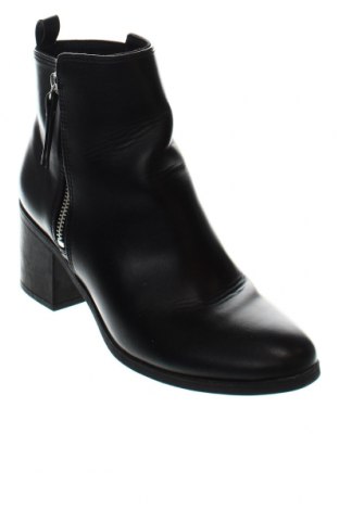 Γυναικεία μποτάκια H&M, Μέγεθος 38, Χρώμα Μαύρο, Τιμή 10,69 €