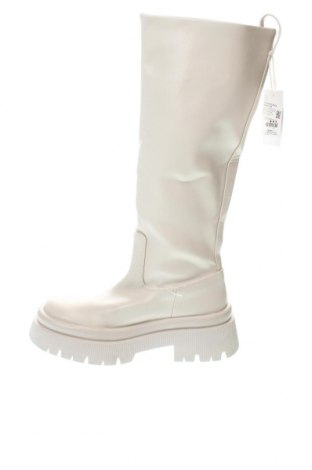 Γυναικείες μπότες Pull&Bear, Μέγεθος 39, Χρώμα Λευκό, Τιμή 38,83 €