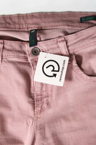 Damen Jeans United Colors Of Benetton, Größe L, Farbe Aschrosa, Preis 15,00 €