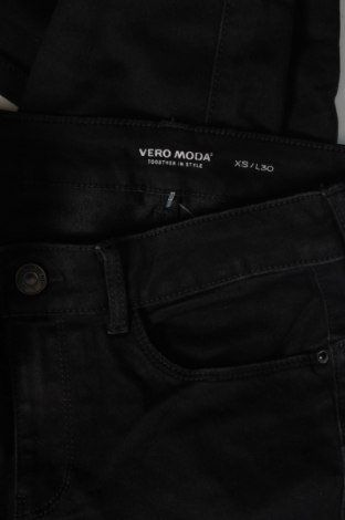 Damskie jeansy Vero Moda, Rozmiar XS, Kolor Czarny, Cena 19,96 zł