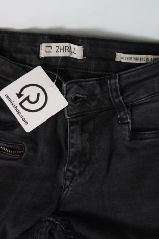 Dámske džínsy  Zhrill, Veľkosť S, Farba Čierna, Cena  3,78 €