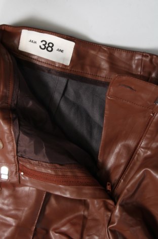 Дамски къс панталон, Размер M, Цвят Кафяв, Цена 29,00 лв.