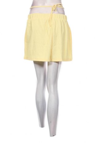Γυναικείο κοντό παντελόνι ASOS, Μέγεθος M, Χρώμα Κίτρινο, Τιμή 6,31 €