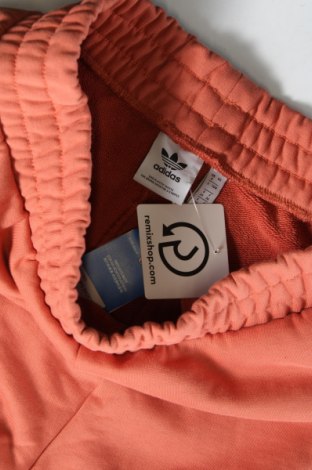 Pantaloni scurți de femei Adidas Originals, Mărime XS, Culoare Roz, Preț 171,12 Lei