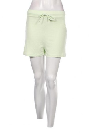 Дамски къс панталон Bershka, Размер M, Цвят Зелен, Цена 13,02 лв.