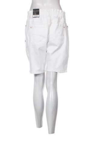 Γυναικείο κοντό παντελόνι Blue Fire Co, Μέγεθος M, Χρώμα Λευκό, Τιμή 6,23 €