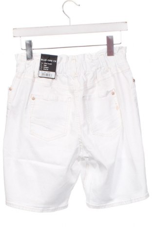 Дамски къс панталон Blue Fire Co, Размер XXS, Цвят Бял, Цена 13,02 лв.