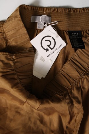 Pantaloni scurți de femei COS, Mărime S, Culoare Verde, Preț 335,53 Lei