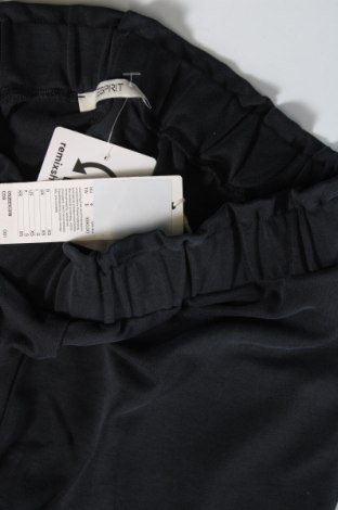 Дамски къс панталон Esprit, Размер XS, Цвят Син, Цена 72,00 лв.