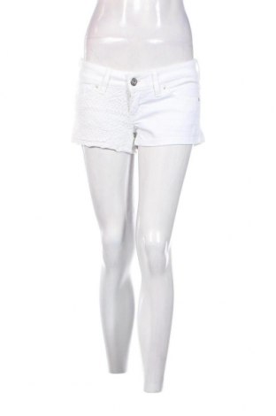 Γυναικείο κοντό παντελόνι Guess, Μέγεθος M, Χρώμα Λευκό, Τιμή 36,83 €