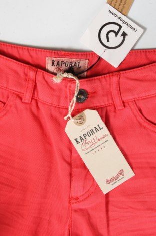 Γυναικείο κοντό παντελόνι Kaporal, Μέγεθος XS, Χρώμα Κόκκινο, Τιμή 7,42 €