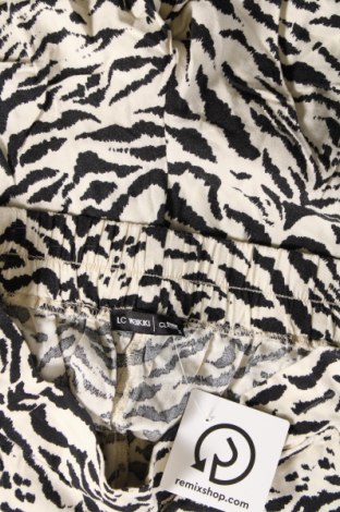 Дамски къс панталон LC Waikiki, Размер S, Цвят Многоцветен, Цена 10,00 лв.