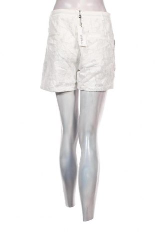 Дамски къс панталон Lili Sidonio, Размер L, Цвят Бял, Цена 72,00 лв.