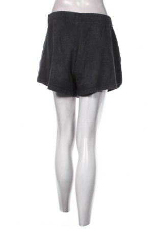 Damen Shorts Nike, Größe L, Farbe Grau, Preis 14,72 €