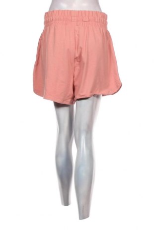 Γυναικείο κοντό παντελόνι PUMA, Μέγεθος L, Χρώμα Ρόζ , Τιμή 37,11 €