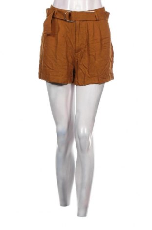 Дамски къс панталон Pull&Bear, Размер M, Цвят Бежов, Цена 11,47 лв.