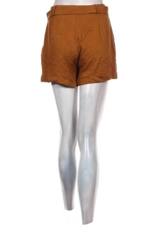 Дамски къс панталон Pull&Bear, Размер M, Цвят Бежов, Цена 31,00 лв.