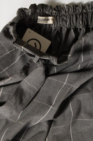 Damen Shorts Pull&Bear, Größe S, Farbe Grau, Preis € 13,22