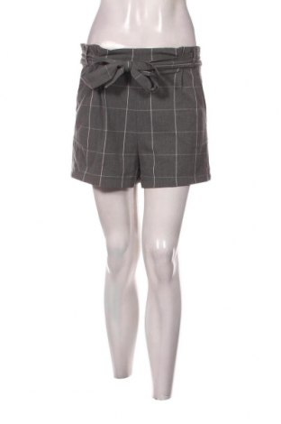 Дамски къс панталон Pull&Bear, Размер S, Цвят Сив, Цена 7,60 лв.