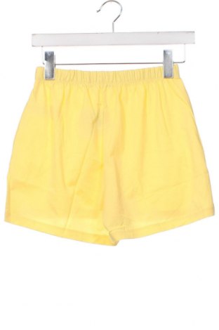 Γυναικείο κοντό παντελόνι Trendyol, Μέγεθος XS, Χρώμα Κίτρινο, Τιμή 7,05 €