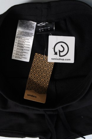 Γυναικείο κοντό παντελόνι Umbro, Μέγεθος M, Χρώμα Μαύρο, Τιμή 5,94 €