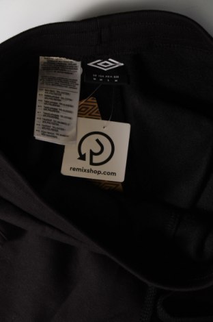 Γυναικείο κοντό παντελόνι Umbro, Μέγεθος M, Χρώμα Μαύρο, Τιμή 6,68 €