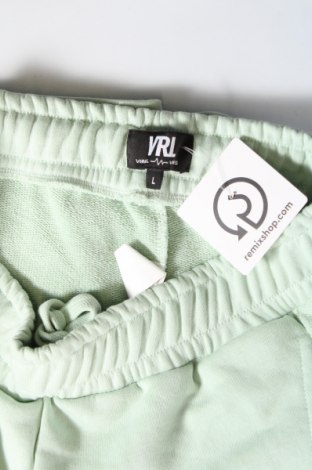 Дамски къс панталон Viral Vibes, Размер L, Цвят Зелен, Цена 72,00 лв.