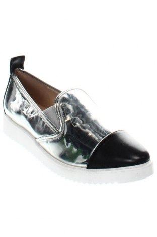 Дамски обувки Karl Lagerfeld, Размер 36, Цвят Сребрист, Цена 255,55 лв.