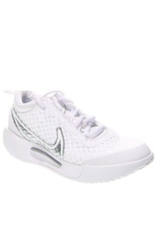 Дамски обувки Nike, Размер 38, Цвят Бял, Цена 136,85 лв.