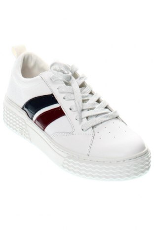 Дамски обувки Palladium, Размер 40, Цвят Бял, Цена 78,88 лв.