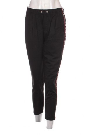 Дамски панталон Bershka, Размер L, Цвят Черен, Цена 13,05 лв.