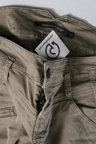 Дамски панталон Freeman T. Porter, Размер L, Цвят Зелен, Цена 14,74 лв.